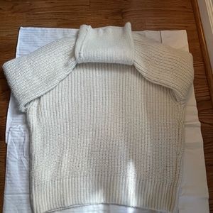 H&M Small Oversized White Knit Turtleneck Sweater